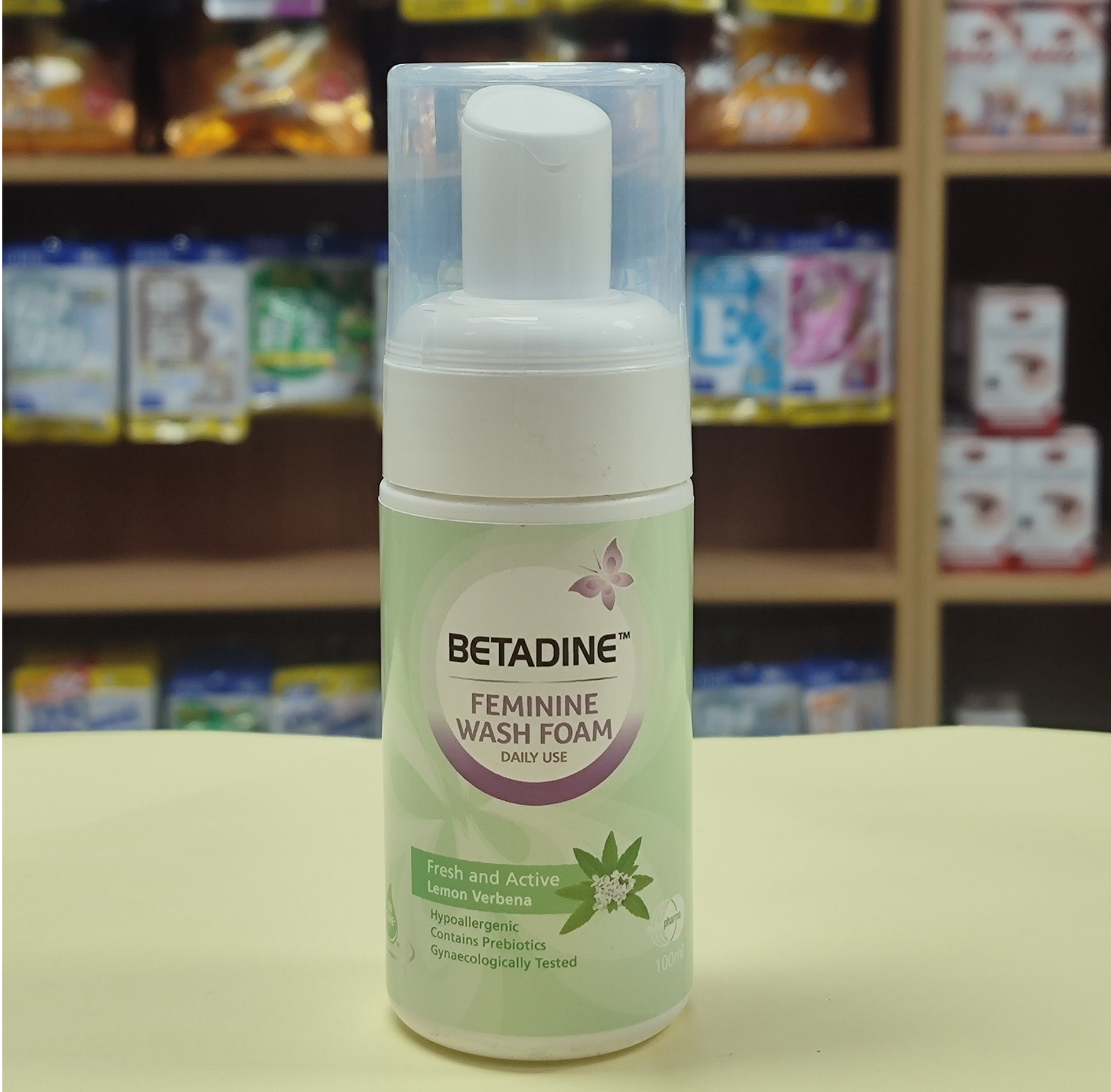 Bọt vệ sinh phụ nữ Betadine Feminine Wash Foam Daily Use Fresh & Active