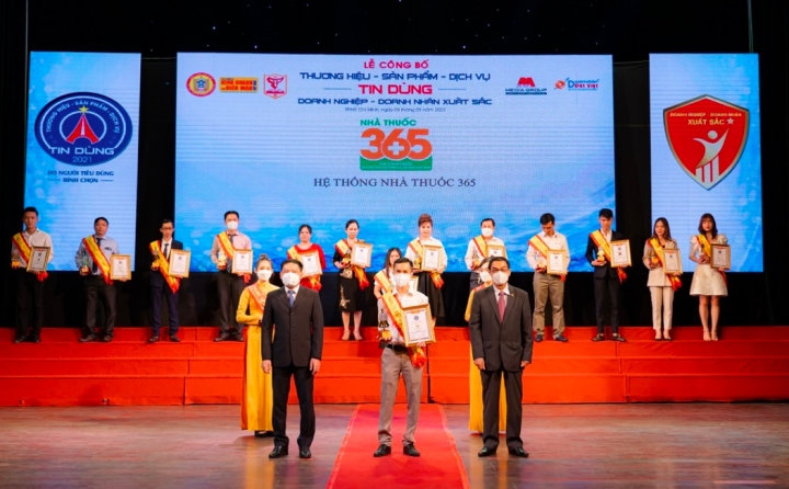 Nhà thuốc 365 được vinh danh Top 50 Thương hiệu Sản phẩm Dịch vụ tin dùng năm 2021