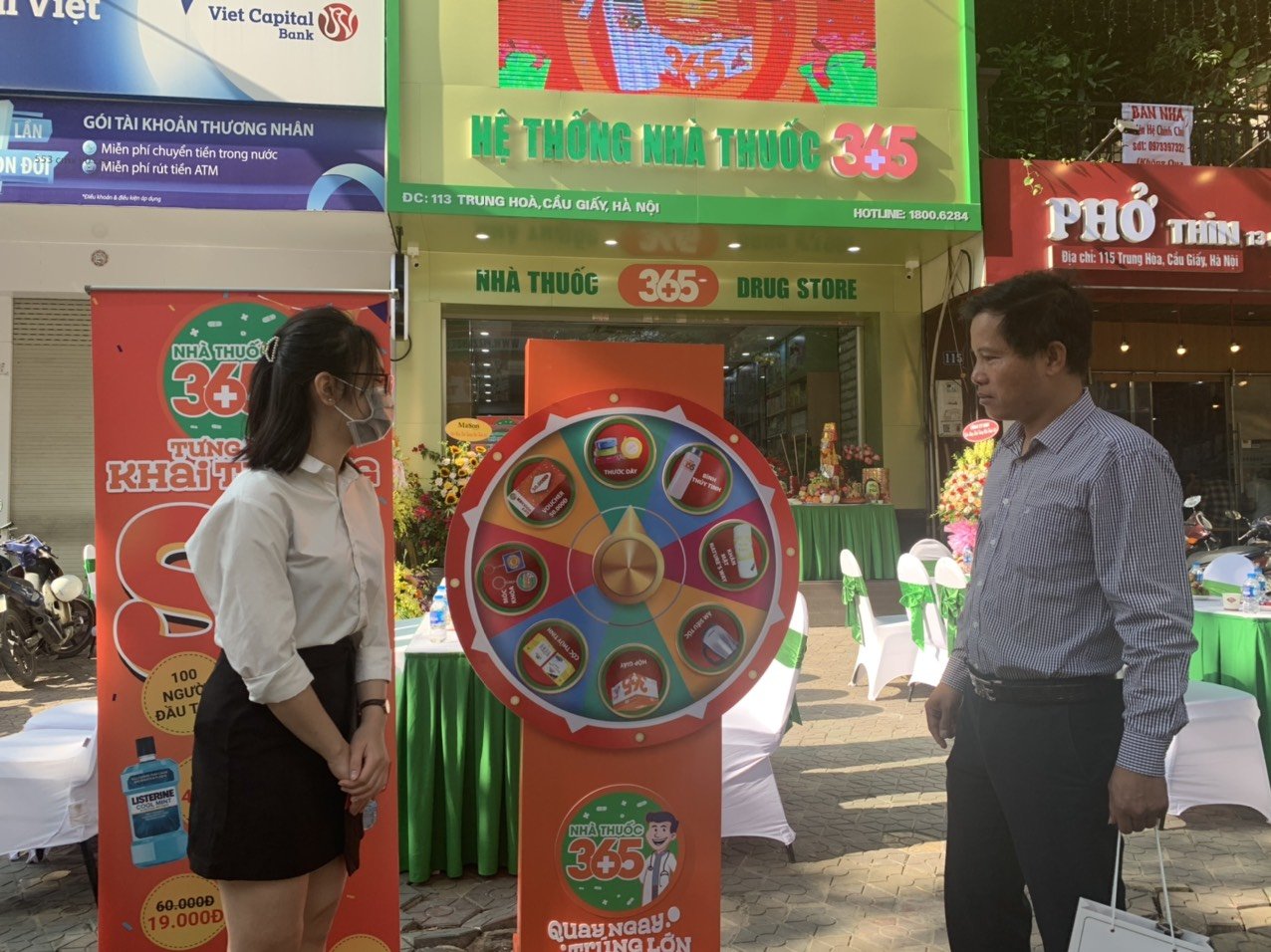 Khai trương nhà thuốc 365